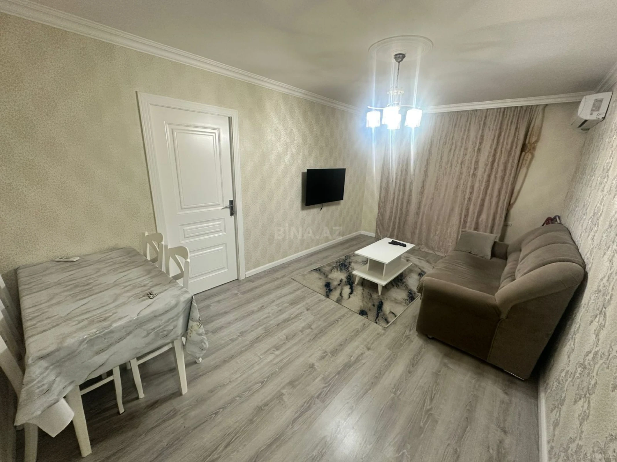 Kirayə verilir 2 otaqlı mənzil 80 m²