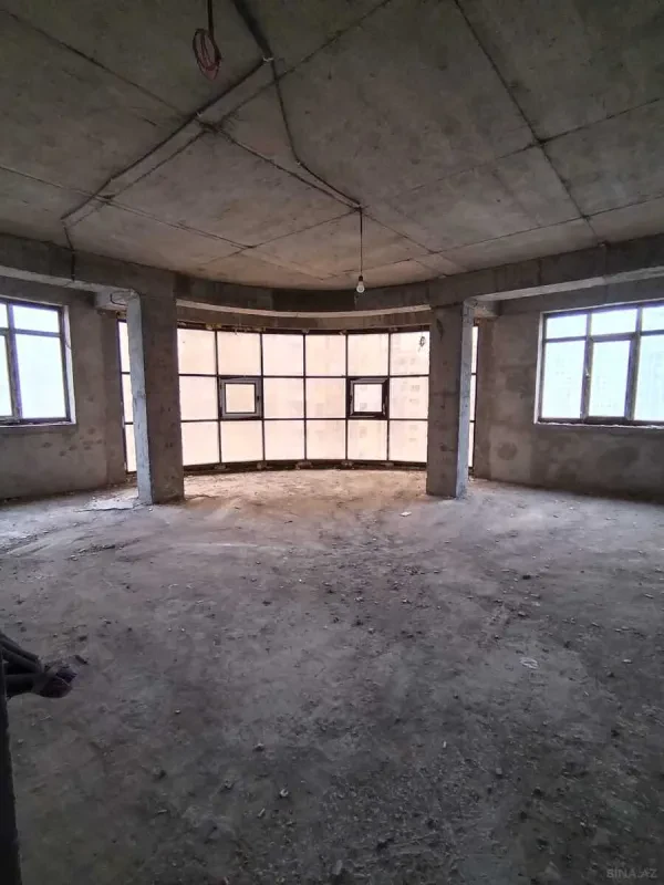 Satılır 3 otaqlı mənzil 177 m²