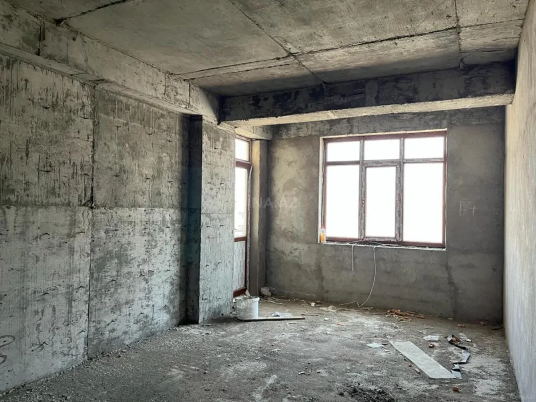 Satılır 3 otaqlı mənzil 177 m²