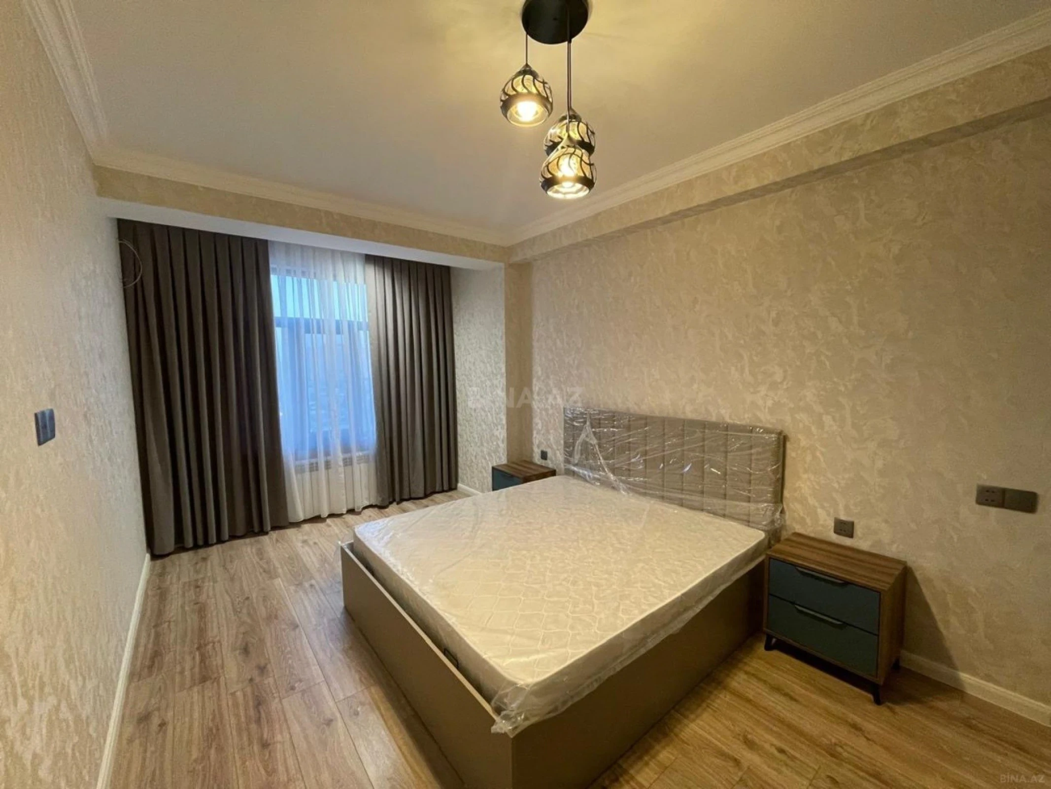 Satılır 3 otaqlı mənzil 98 m²