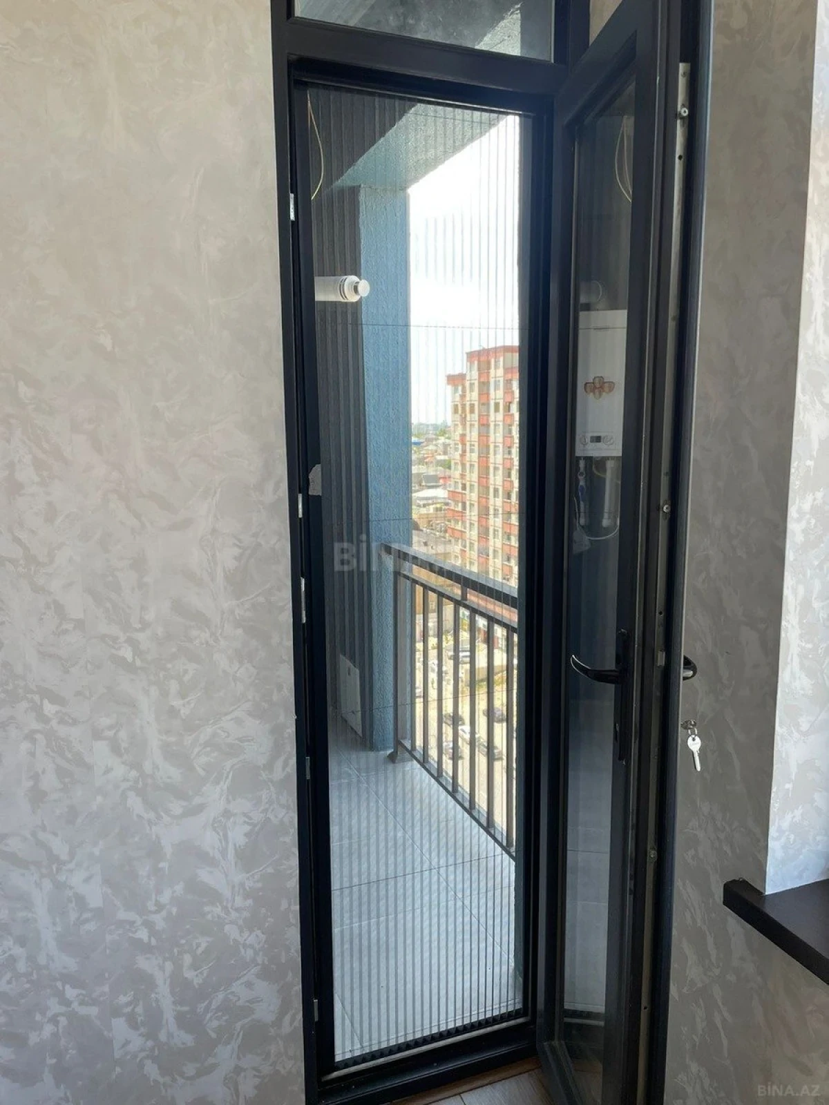 Satılır 3 otaqlı mənzil 98 m²
