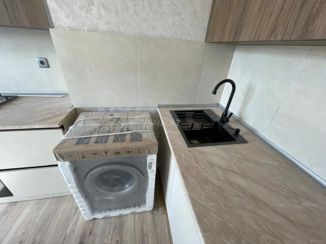 Satılır 3 otaqlı mənzil 98 m²
