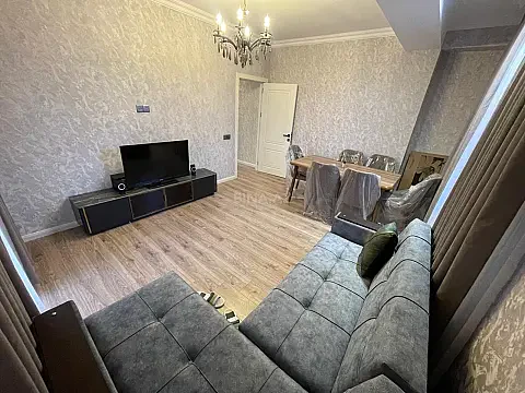 Satılır 3 otaqlı mənzil 98 m²