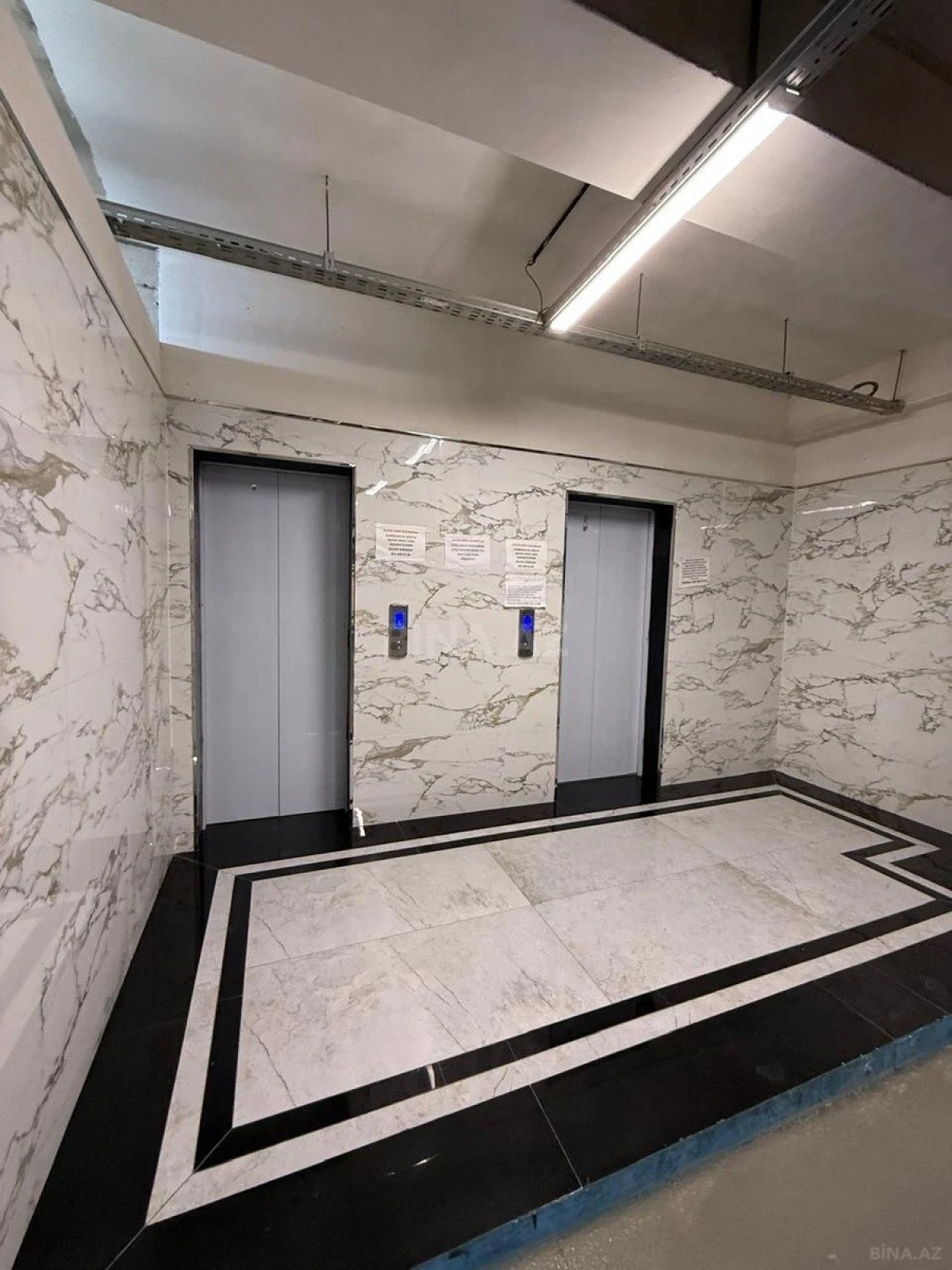 Satılır 3 otaqlı mənzil 98 m²