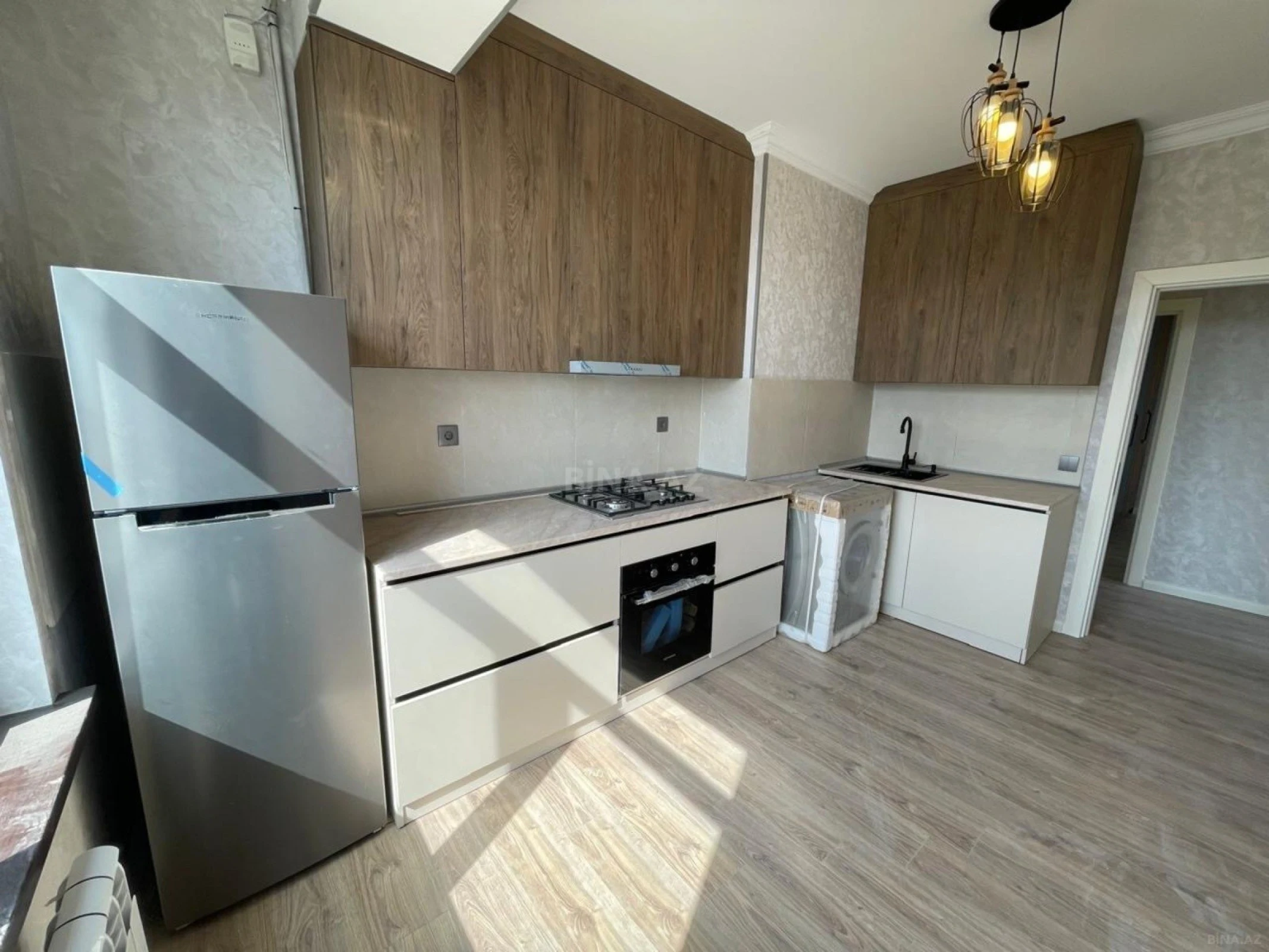 Satılır 3 otaqlı mənzil 98 m²