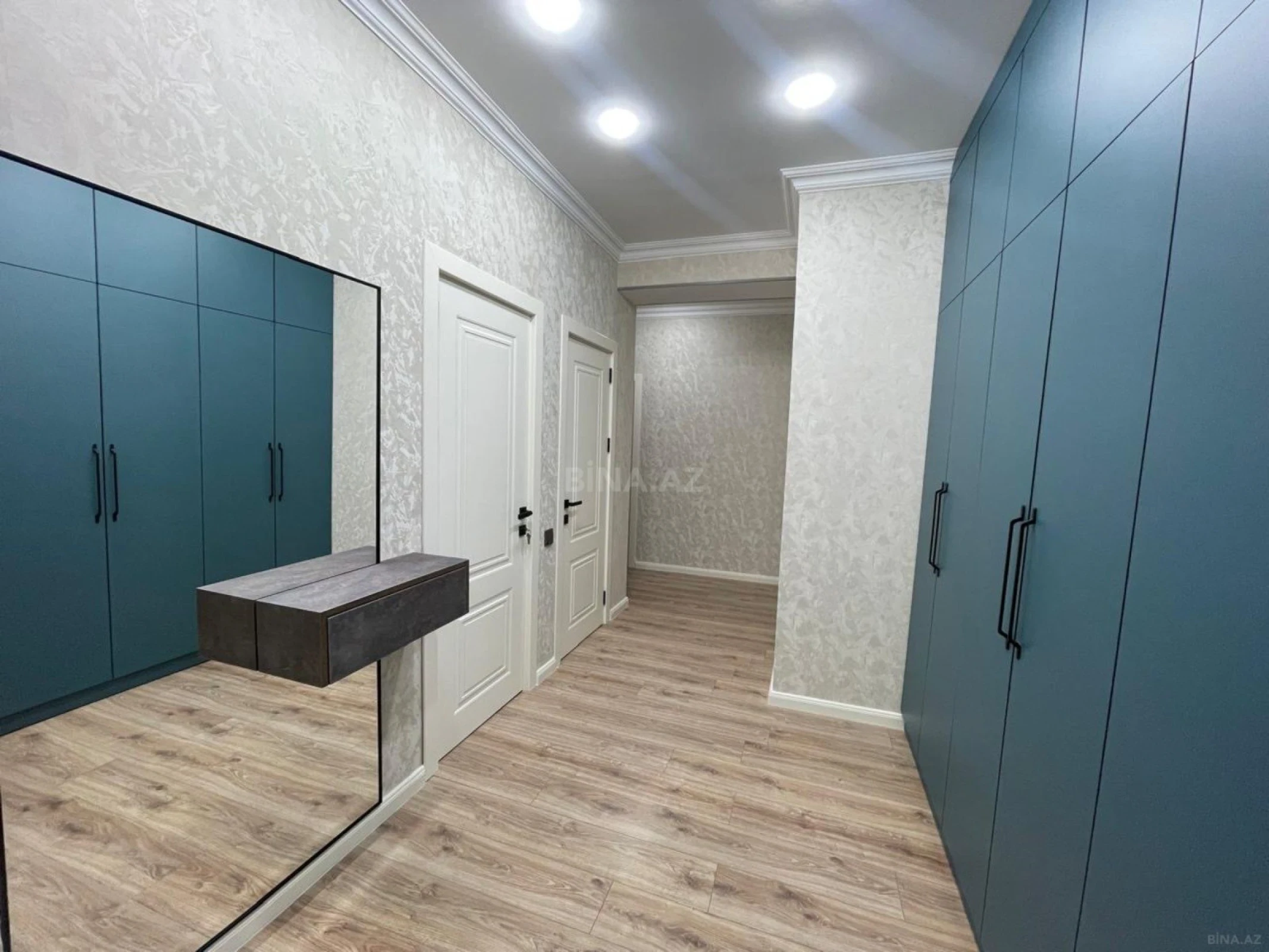Satılır 3 otaqlı mənzil 98 m²