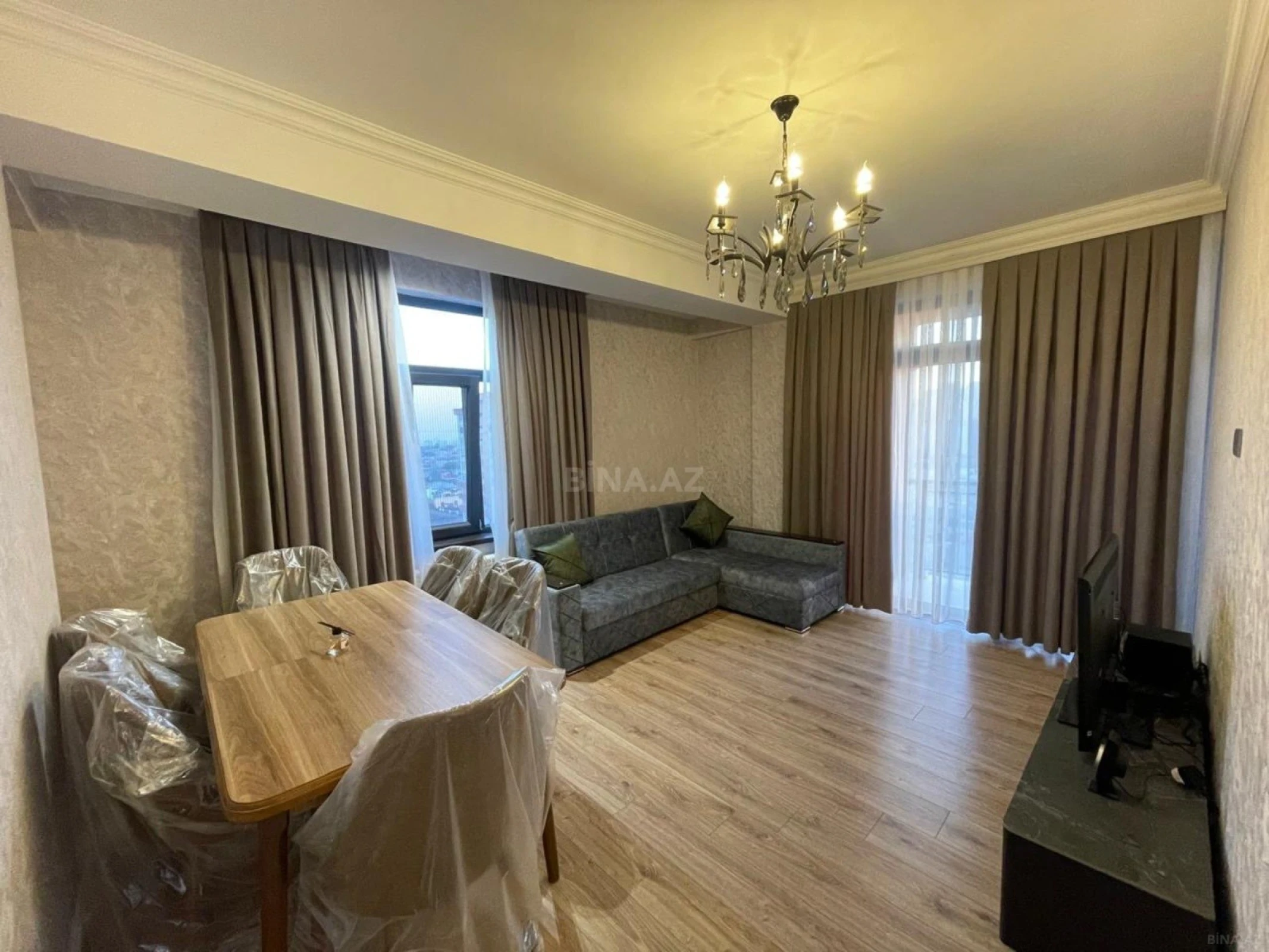 Satılır 3 otaqlı mənzil 98 m²