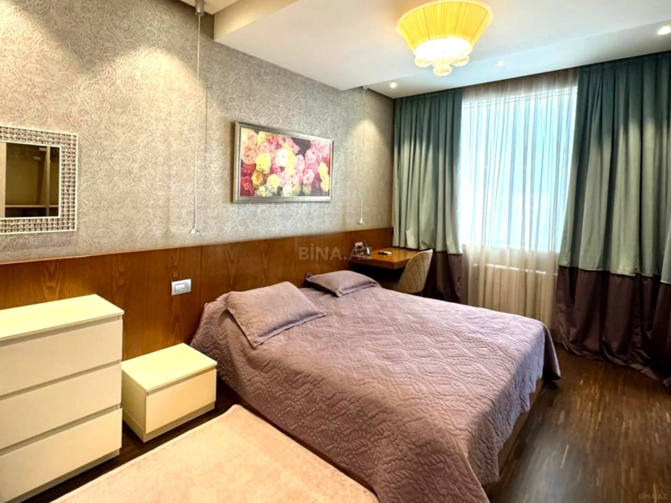 Satılır 3 otaqlı mənzil 140 m²