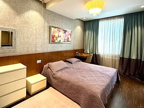 Satılır 3 otaqlı mənzil 140 m²