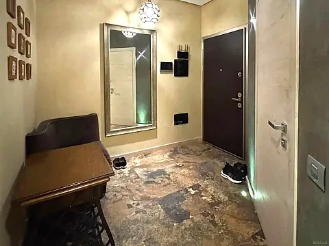 Satılır 3 otaqlı mənzil 140 m²
