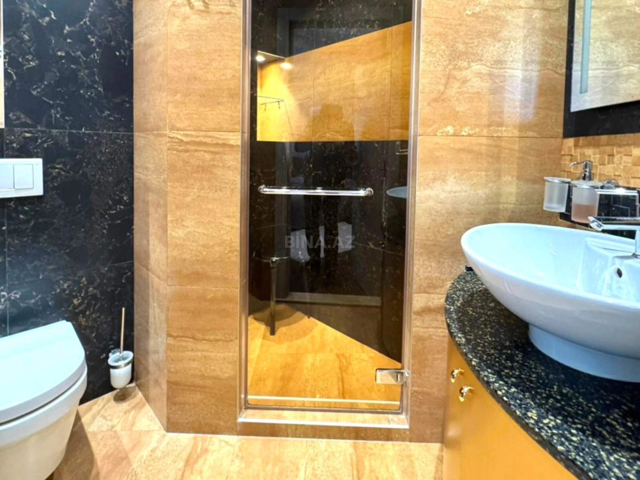 Satılır 3 otaqlı mənzil 140 m²