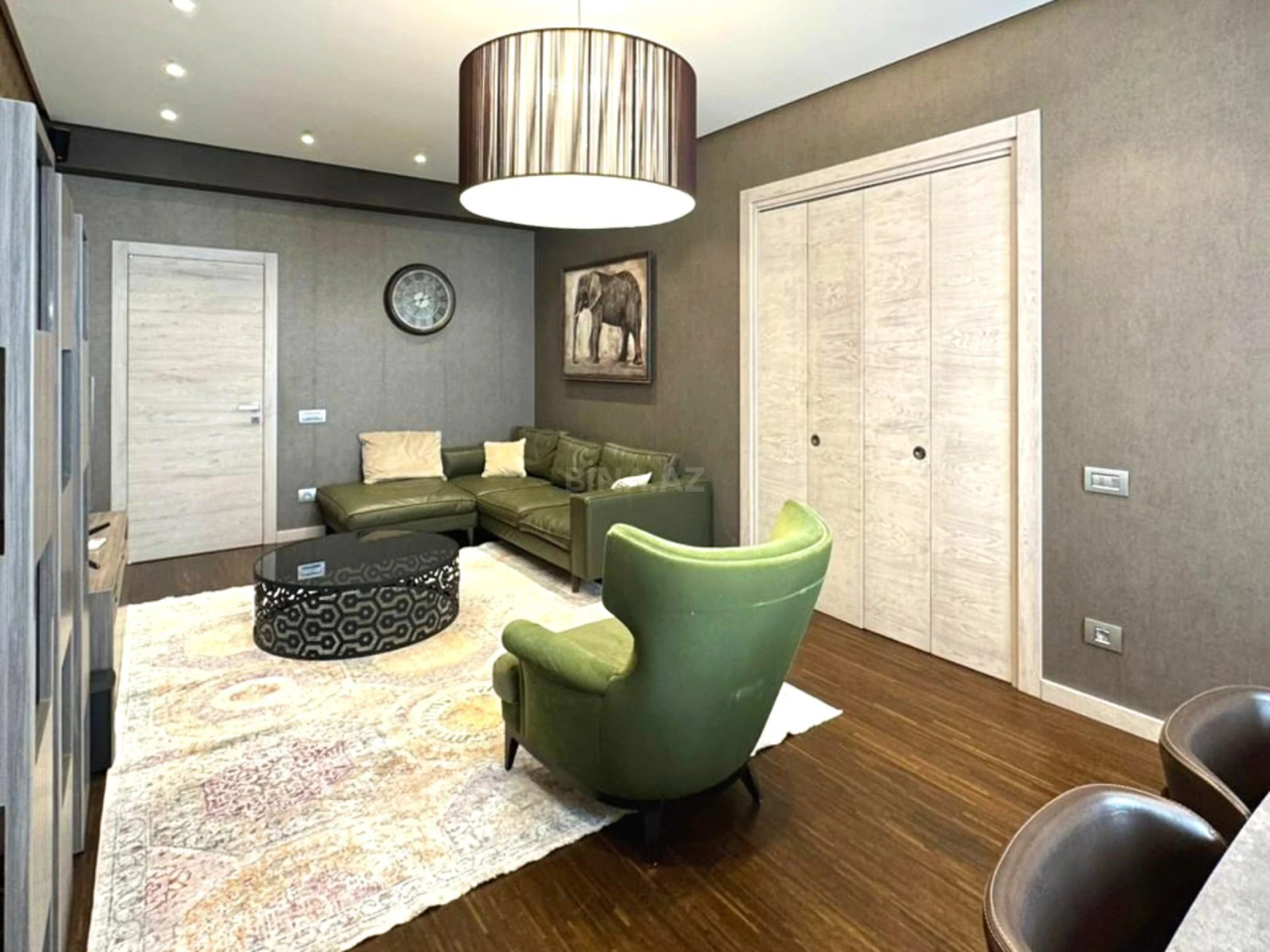 Satılır 3 otaqlı mənzil 140 m²
