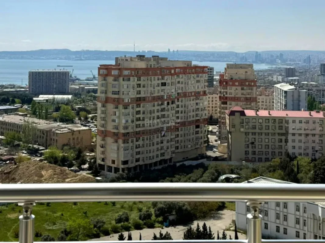 Satılır 3 otaqlı mənzil 140 m²
