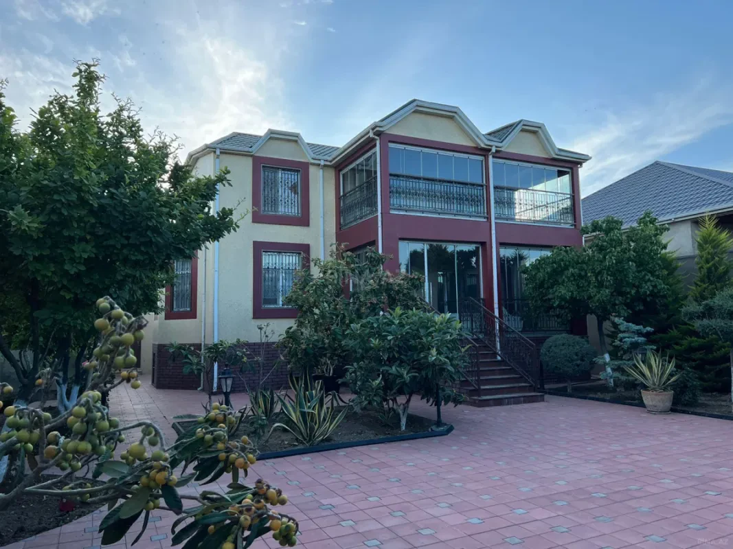 Kirayə verilir 4 otaqlı həyət evi 200 m²