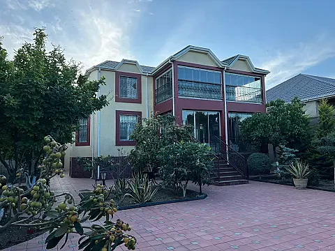 Kirayə verilir 4 otaqlı həyət evi 200 m² — Bakı, Buzovna 4 otaq 200.00 m²