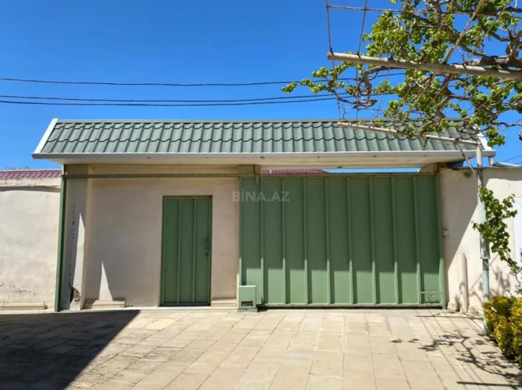 Satılır 8 otaqlı həyət evi 300 m²