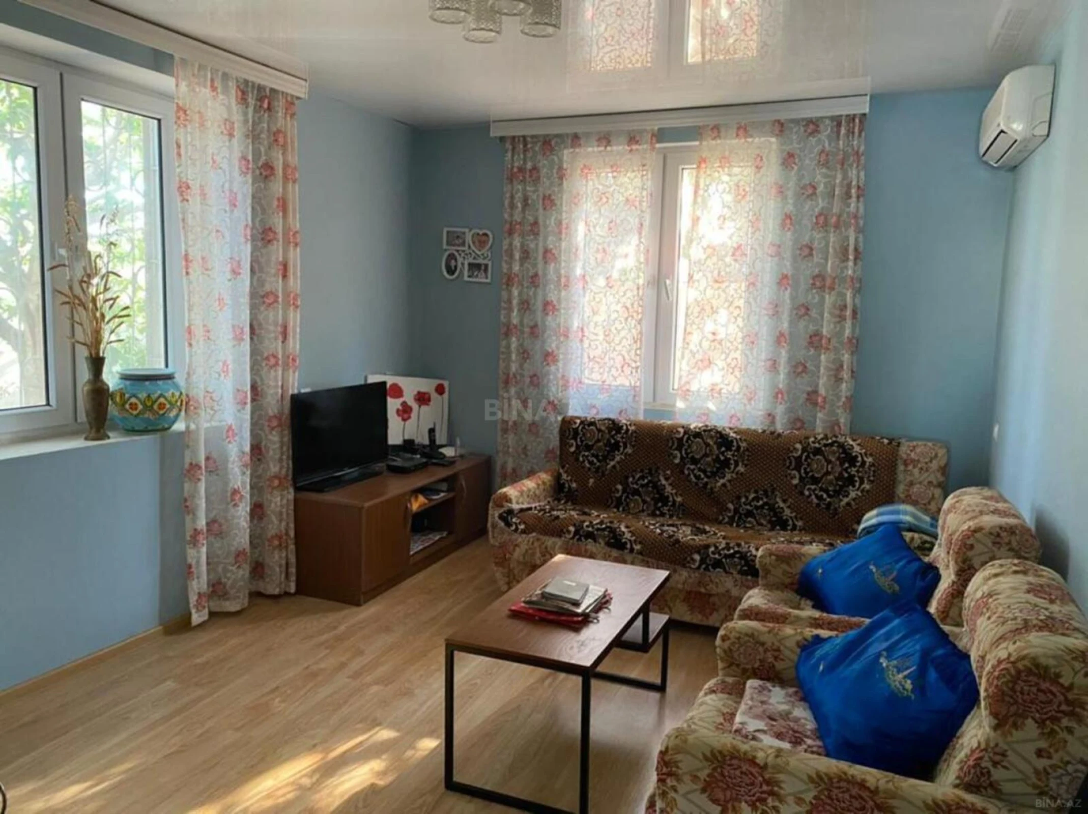 Satılır 8 otaqlı həyət evi 300 m²
