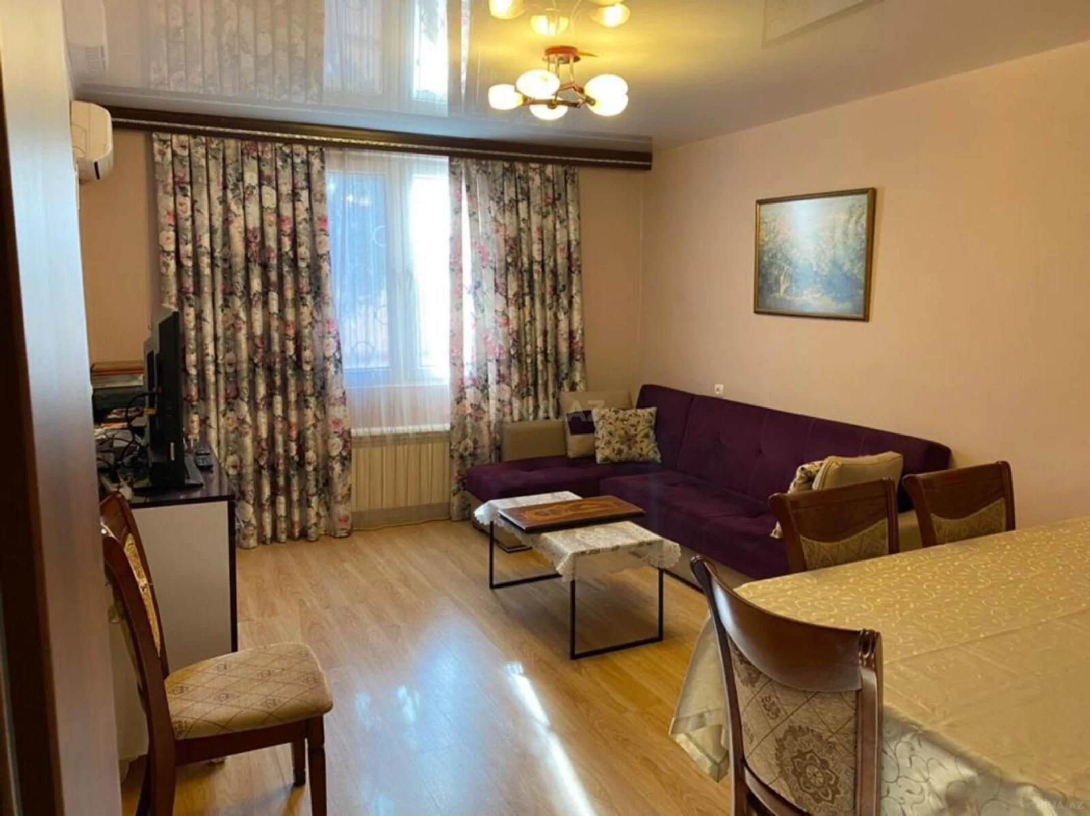 Satılır 8 otaqlı həyət evi 300 m²