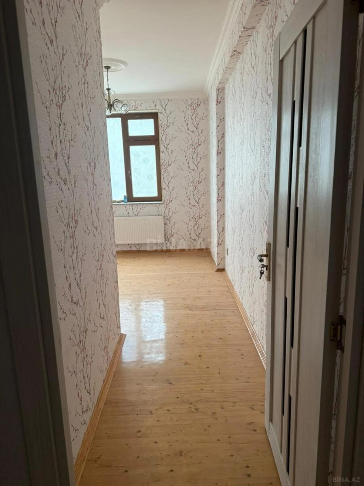Satılır 4 otaqlı mənzil 110 m²