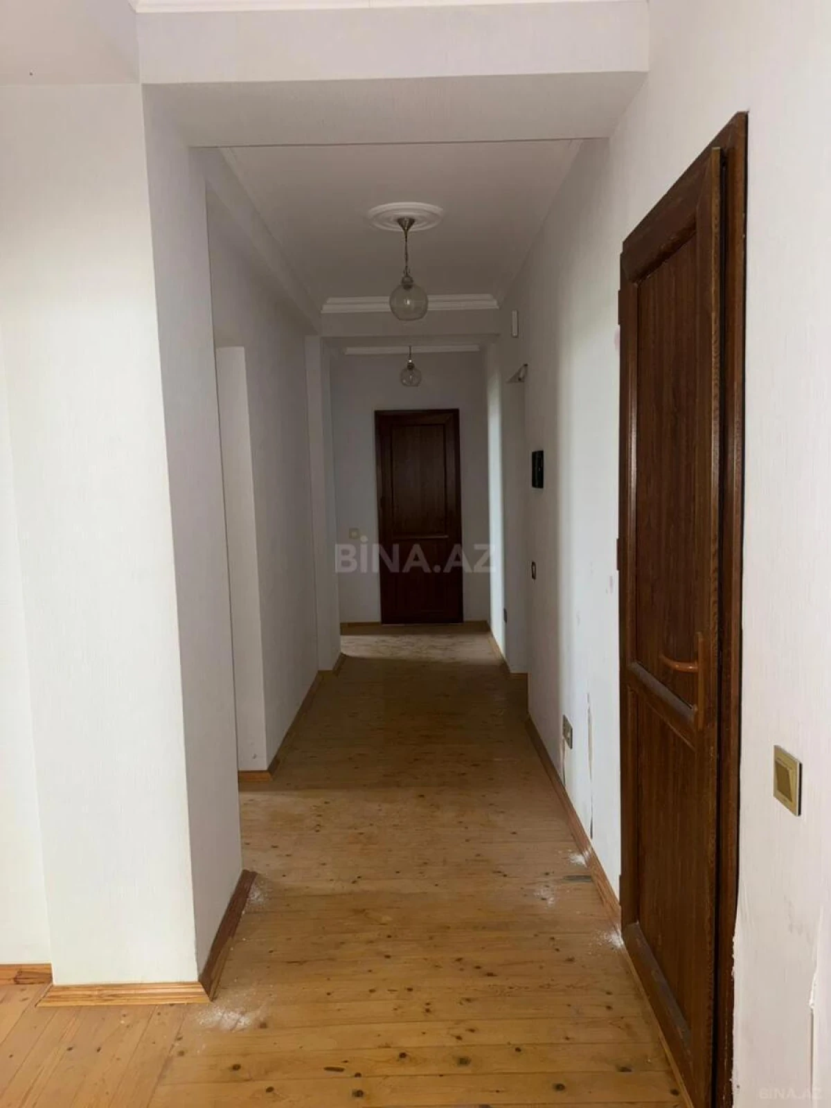 Satılır 4 otaqlı mənzil 110 m²