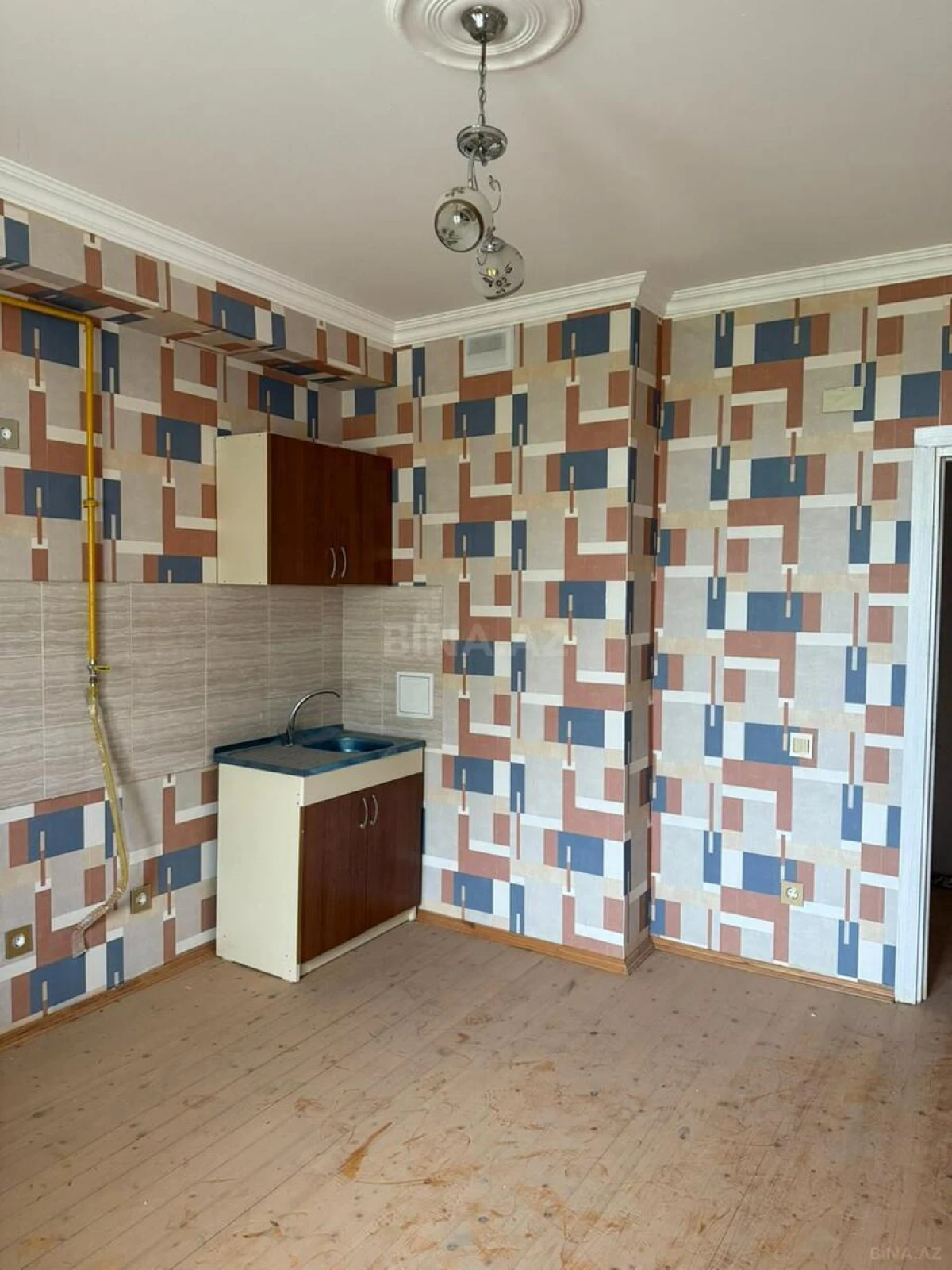 Satılır 4 otaqlı mənzil 110 m²