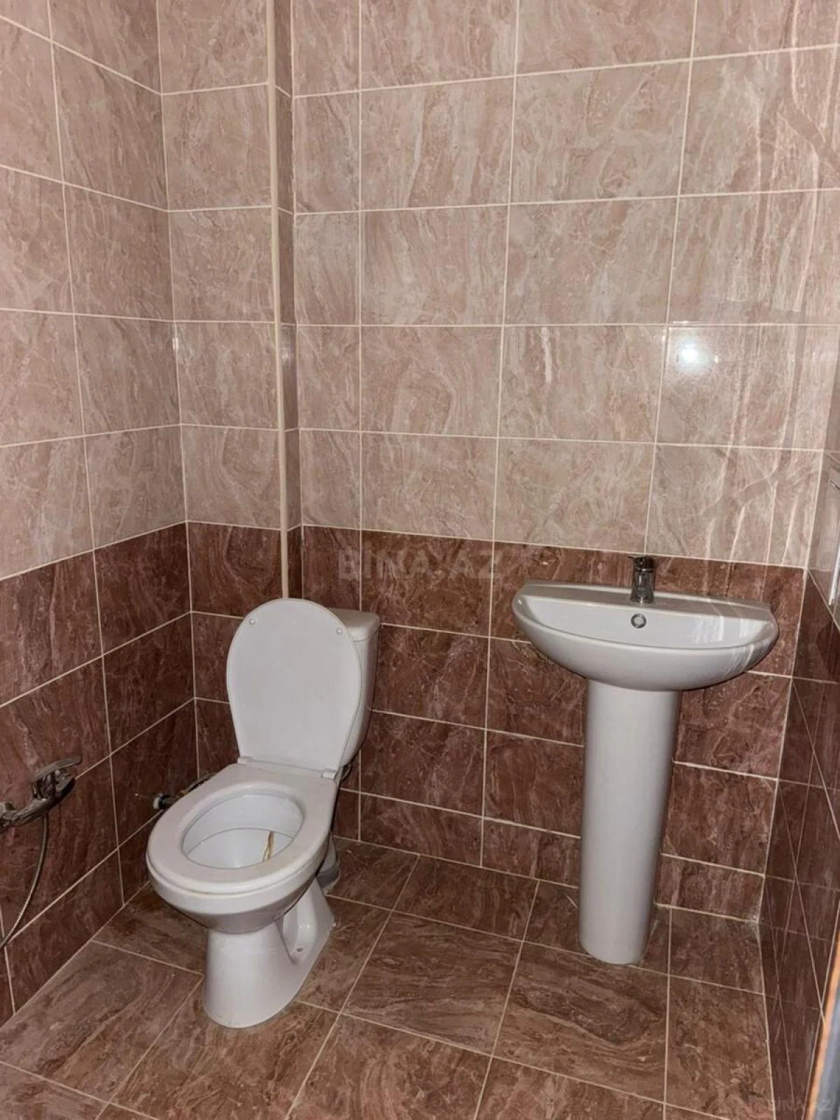 Satılır 4 otaqlı mənzil 110 m²