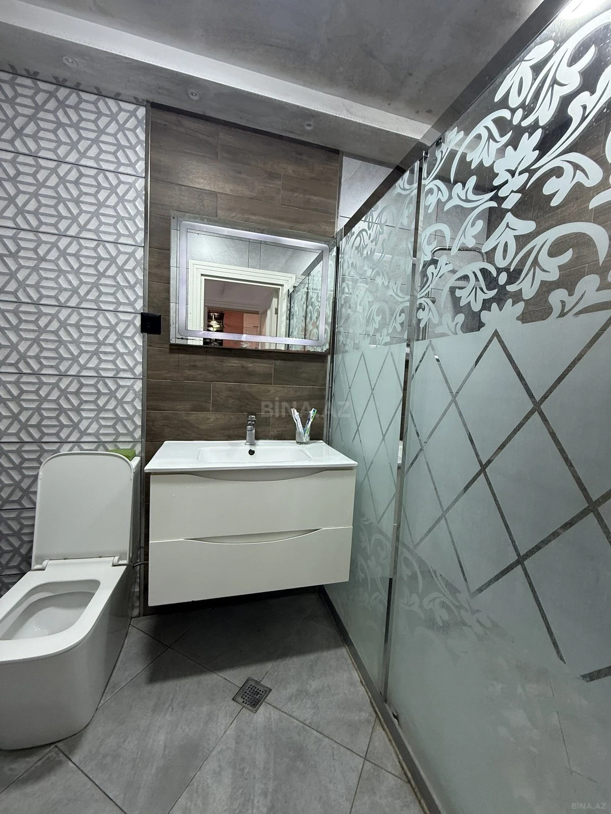 Satılır 2 otaqlı mənzil 57 m²