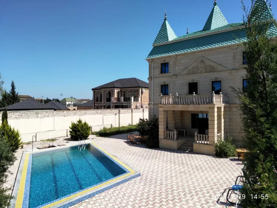 Kirayə verilir 5 otaqlı həyət evi 450 m²