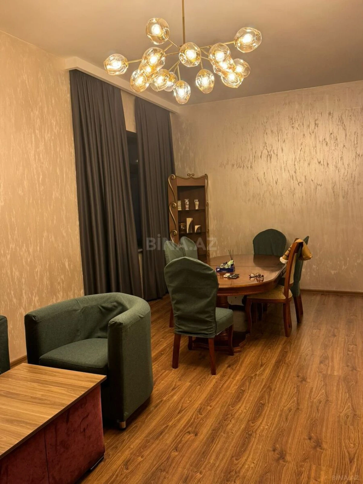 Kirayə verilir 5 otaqlı həyət evi 450 m²