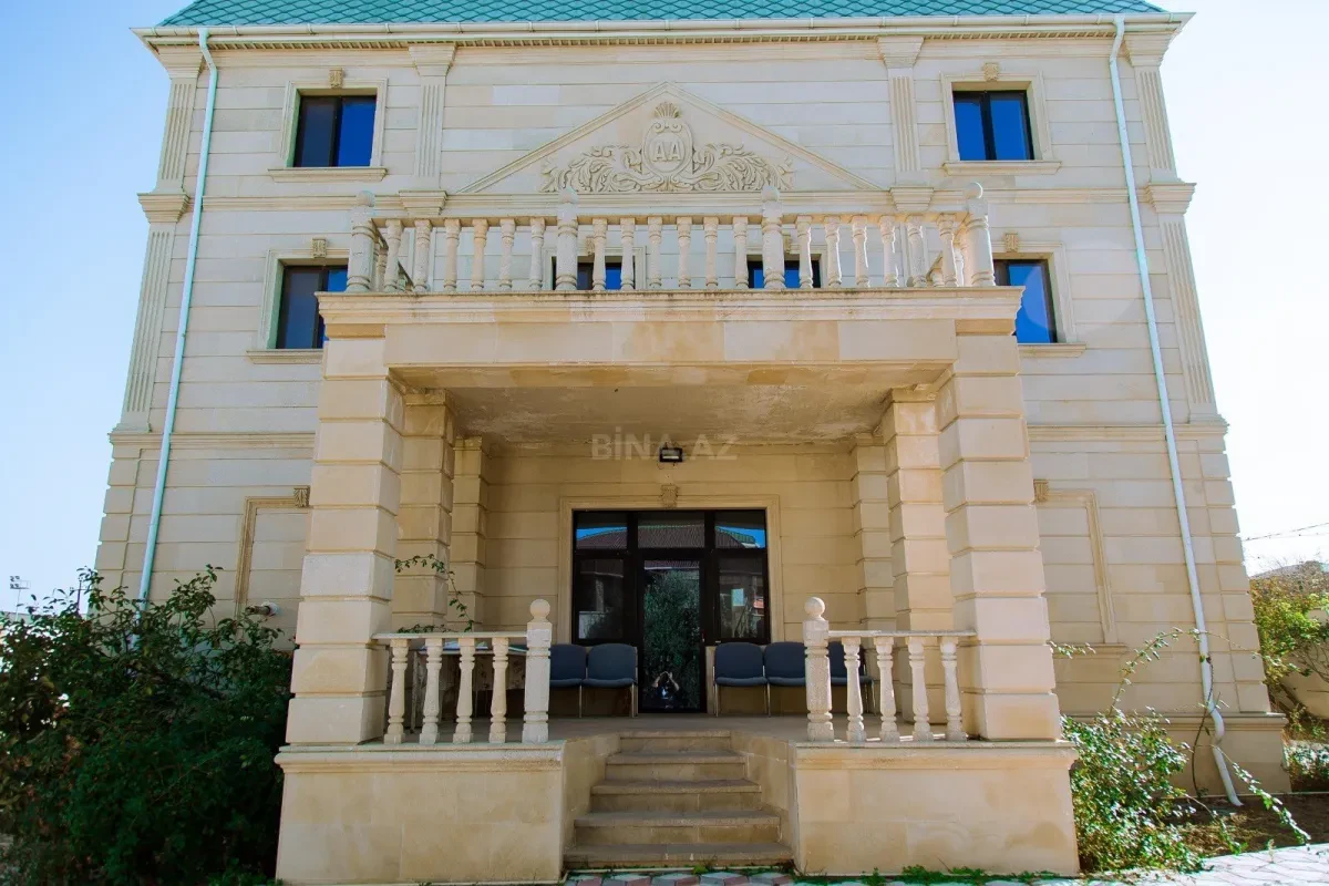 Kirayə verilir 5 otaqlı həyət evi 450 m²