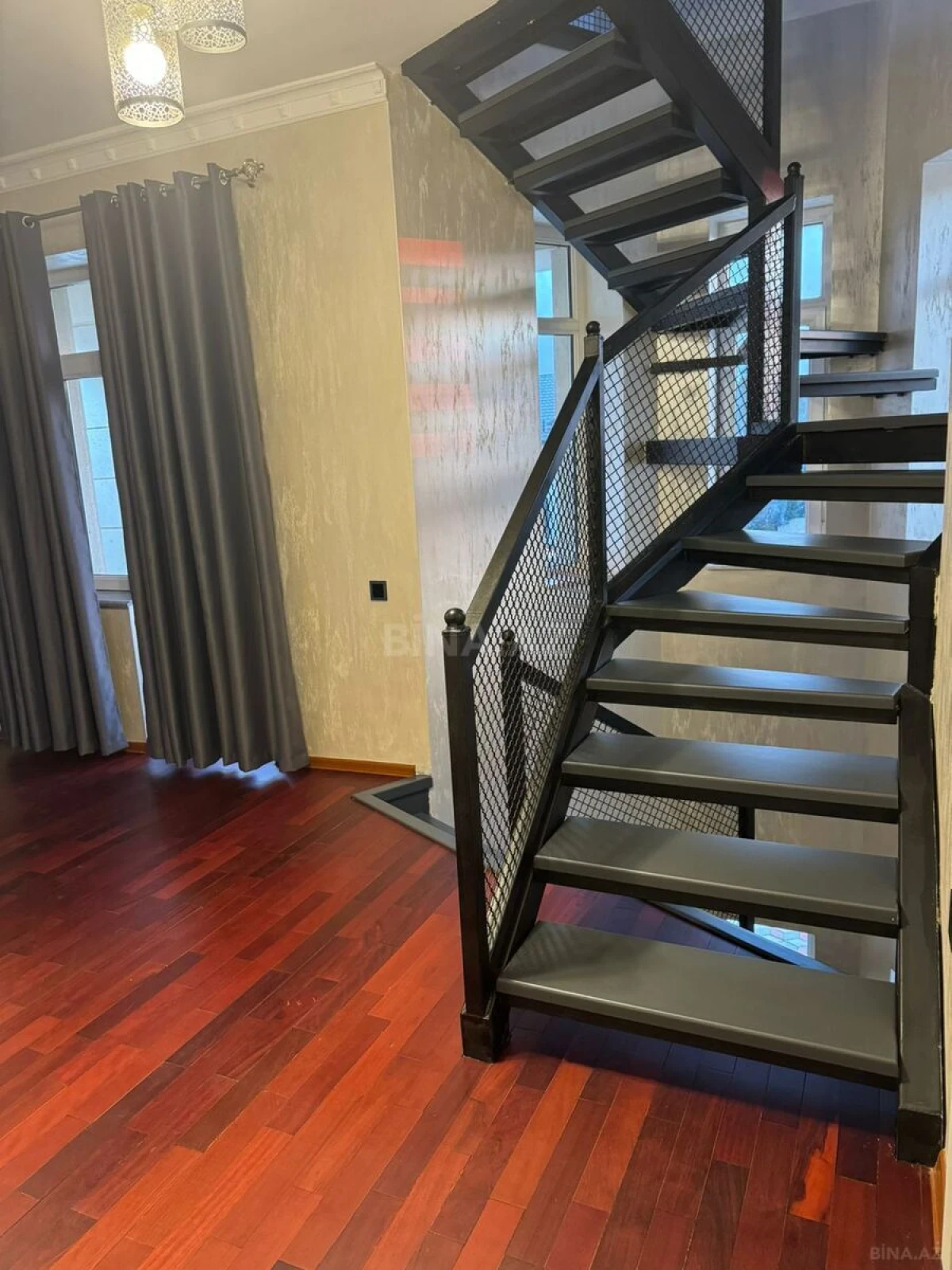 Kirayə verilir 5 otaqlı həyət evi 450 m²