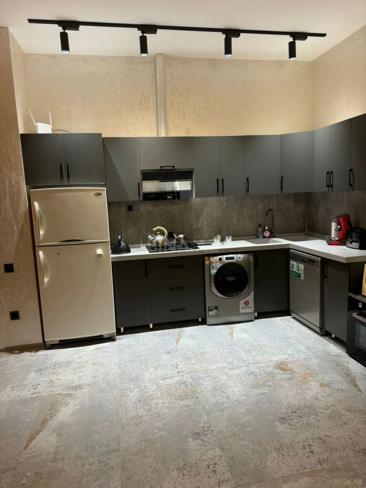 Kirayə verilir 5 otaqlı həyət evi 450 m²