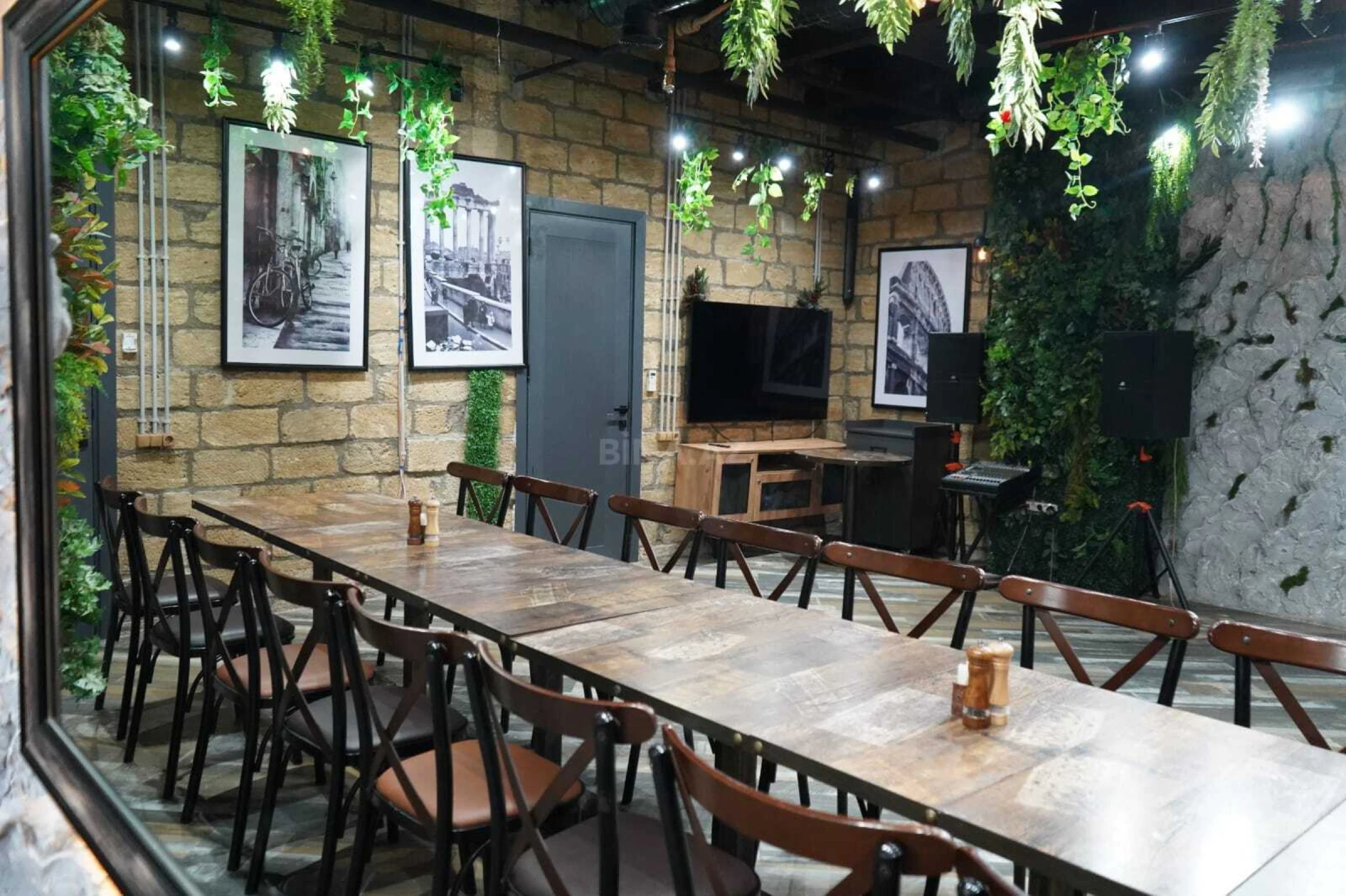 Satılır 20 otaqlı mənzil 1400 m²