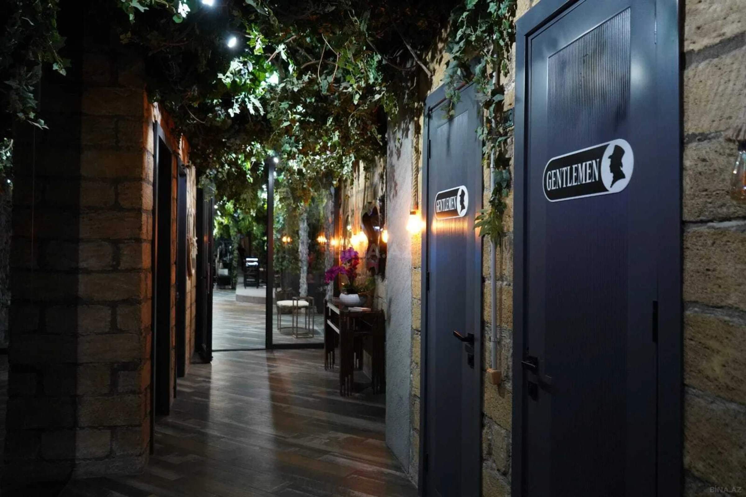 Satılır 20 otaqlı mənzil 1400 m²
