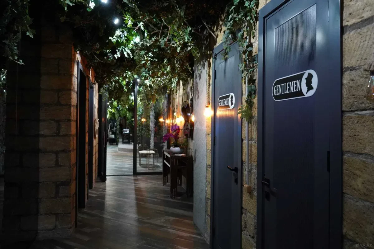 Satılır 20 otaqlı mənzil 1400 m²