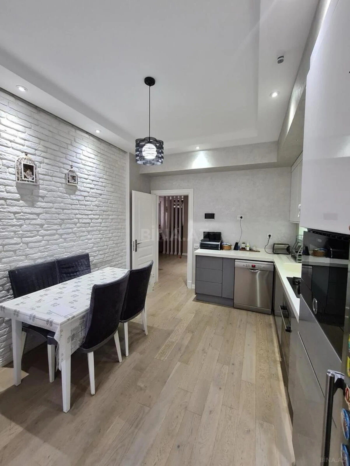 Satılır 3 otaqlı mənzil 108 m²