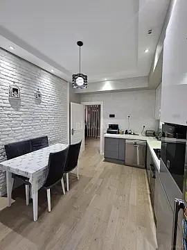 Satılır 3 otaqlı mənzil 108 m²