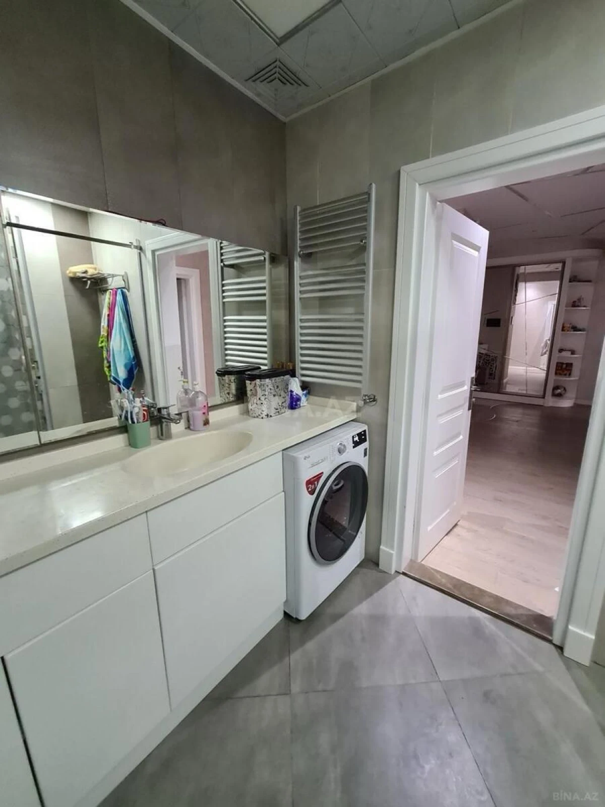 Satılır 3 otaqlı mənzil 108 m²