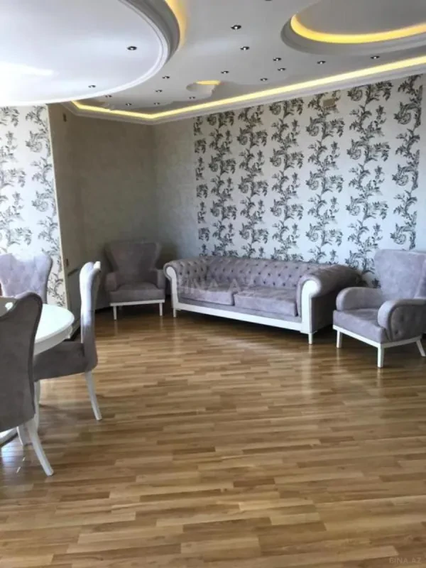 Satılır 4 otaqlı mənzil 185 m²