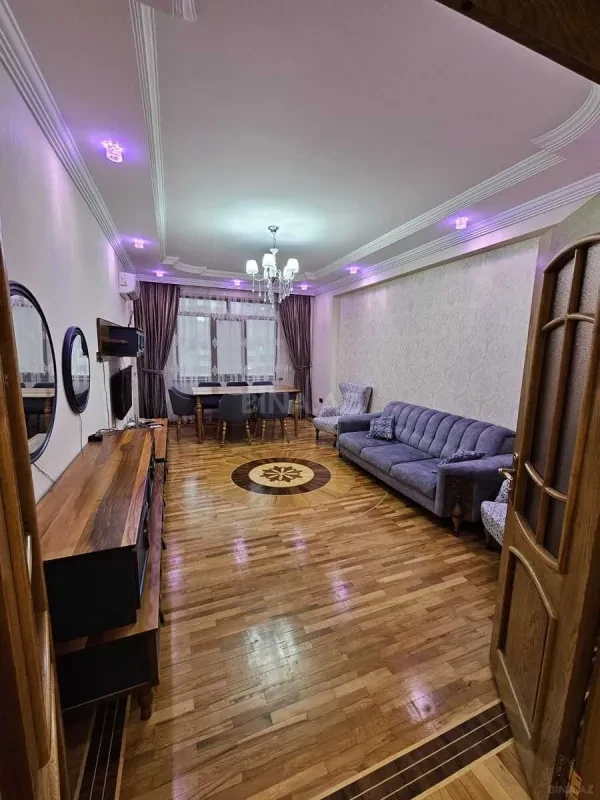 Kirayə verilir 2 otaqlı mənzil 100 m²