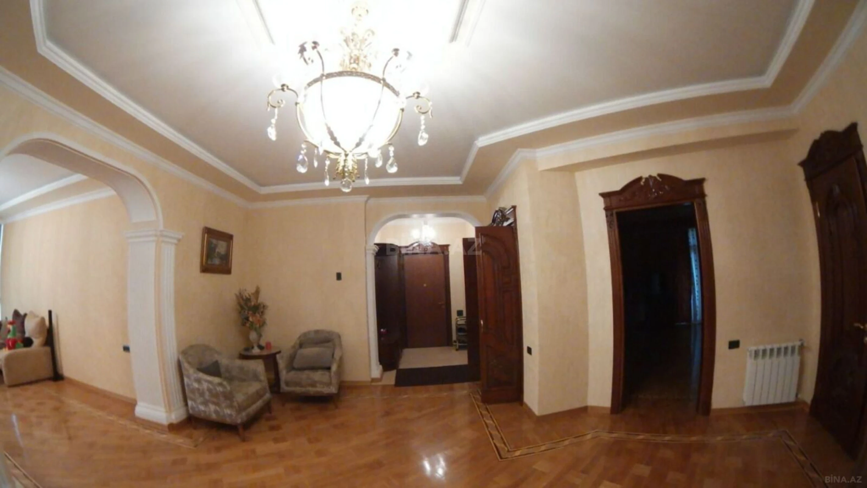 Satılır 4 otaqlı mənzil 173 m²