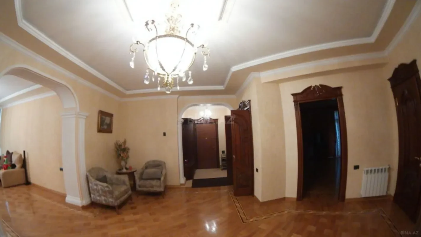 Satılır 4 otaqlı mənzil 173 m²
