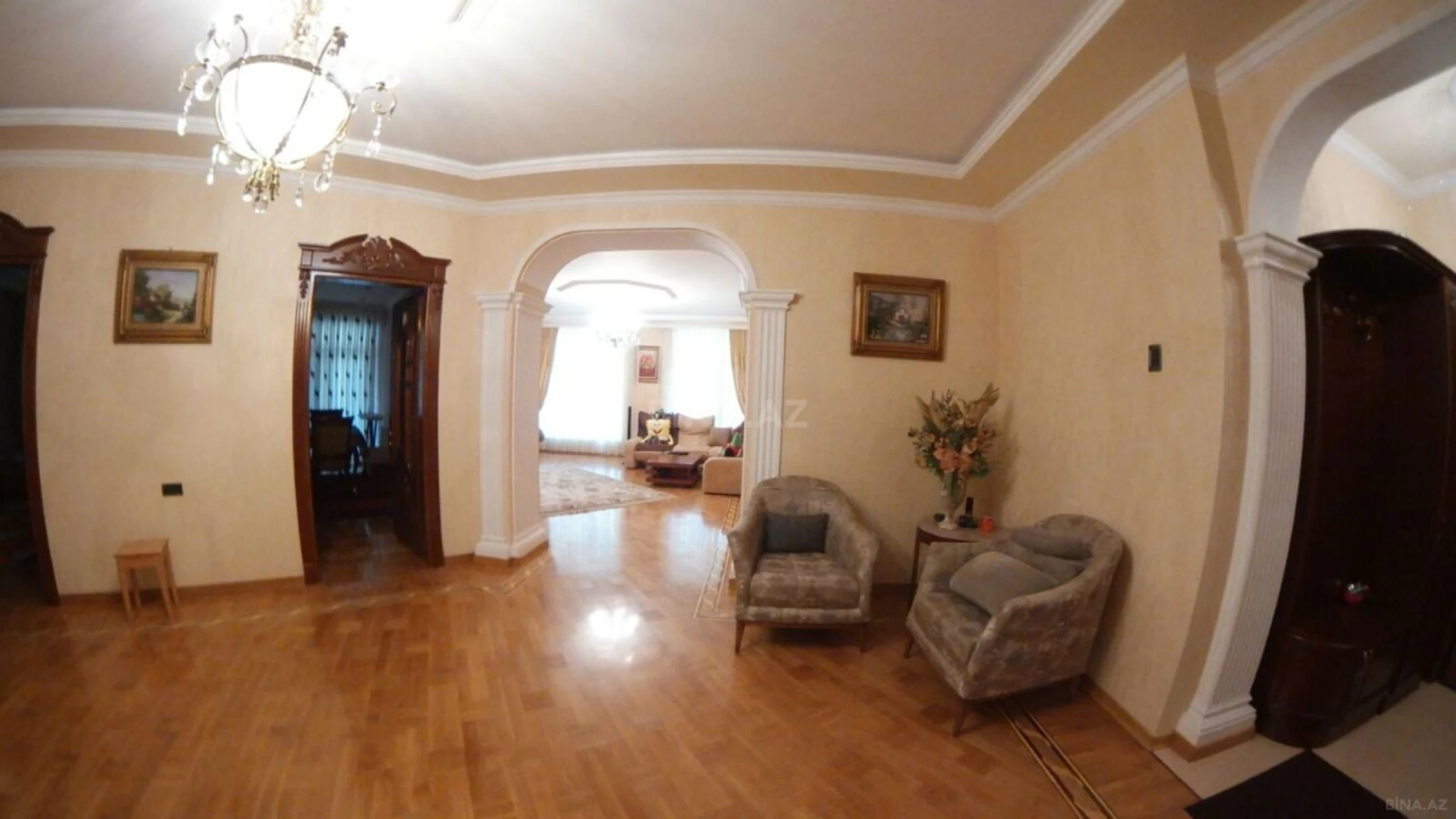 Satılır 4 otaqlı mənzil 173 m²
