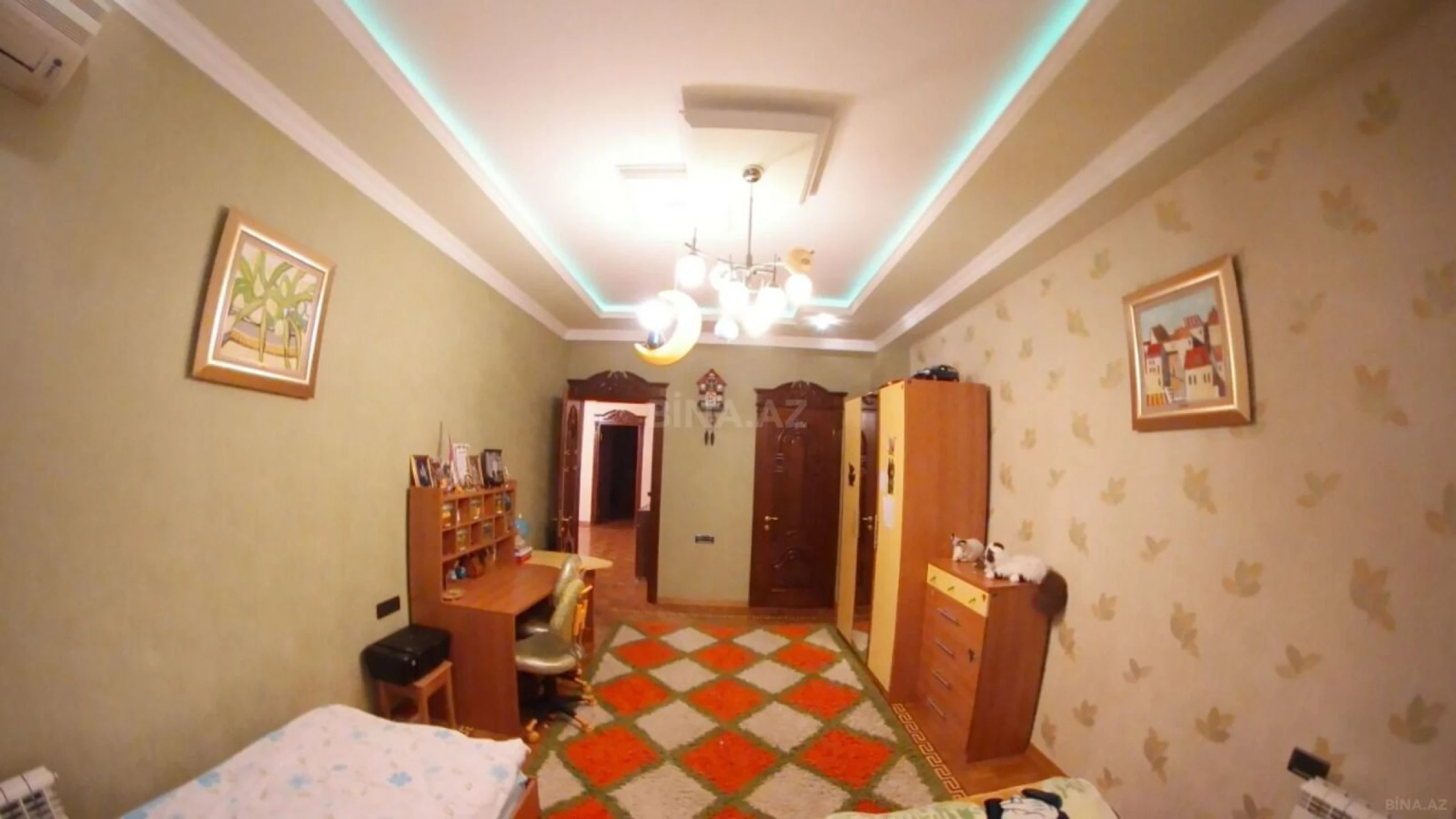 Satılır 4 otaqlı mənzil 173 m²