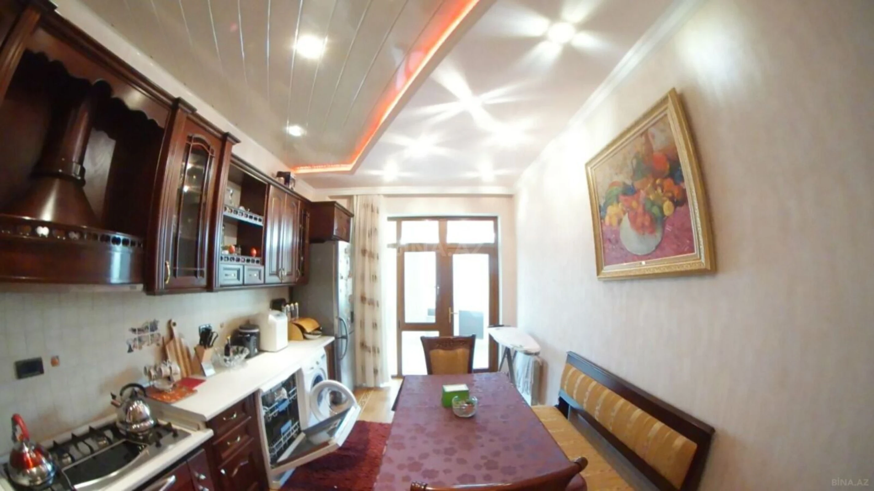 Satılır 4 otaqlı mənzil 173 m²
