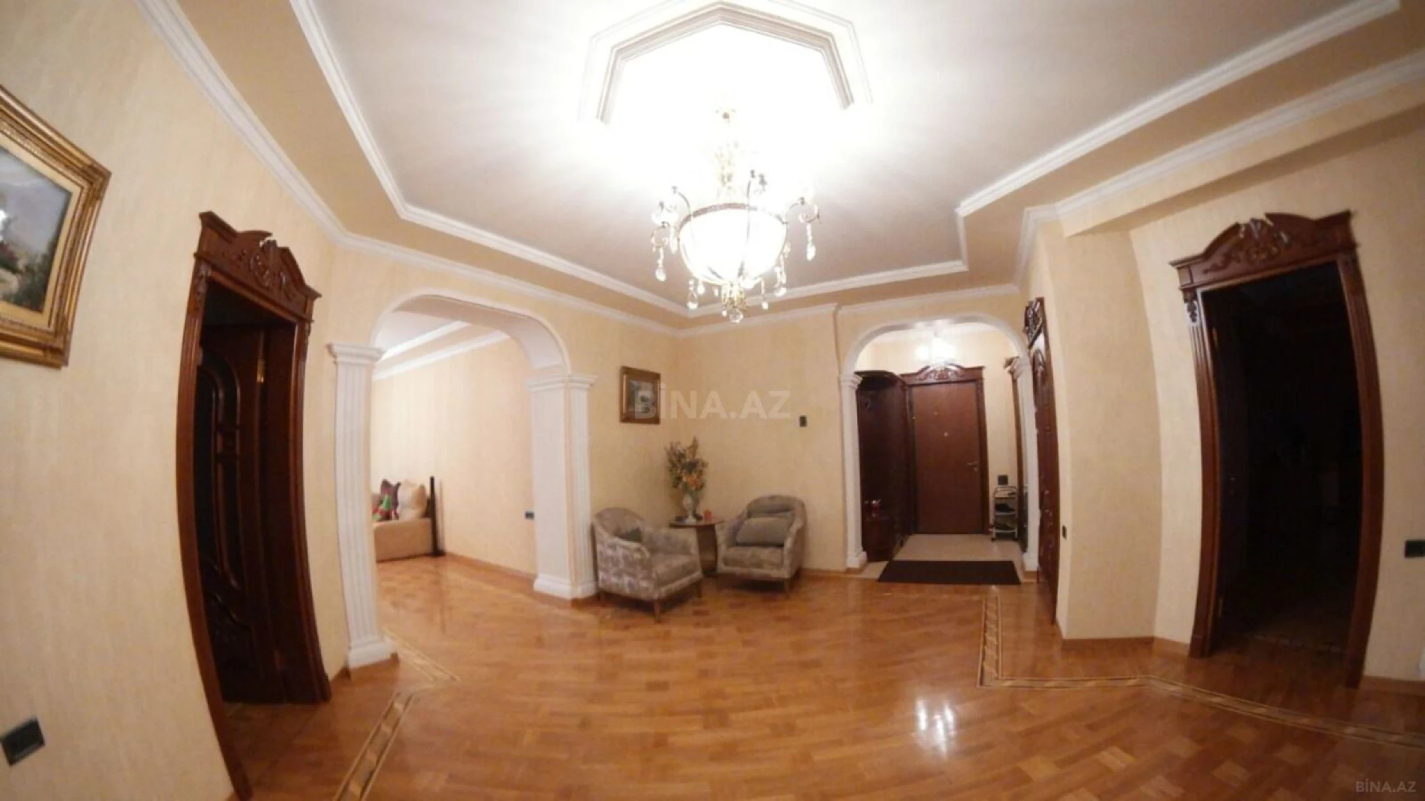 Satılır 4 otaqlı mənzil 173 m²