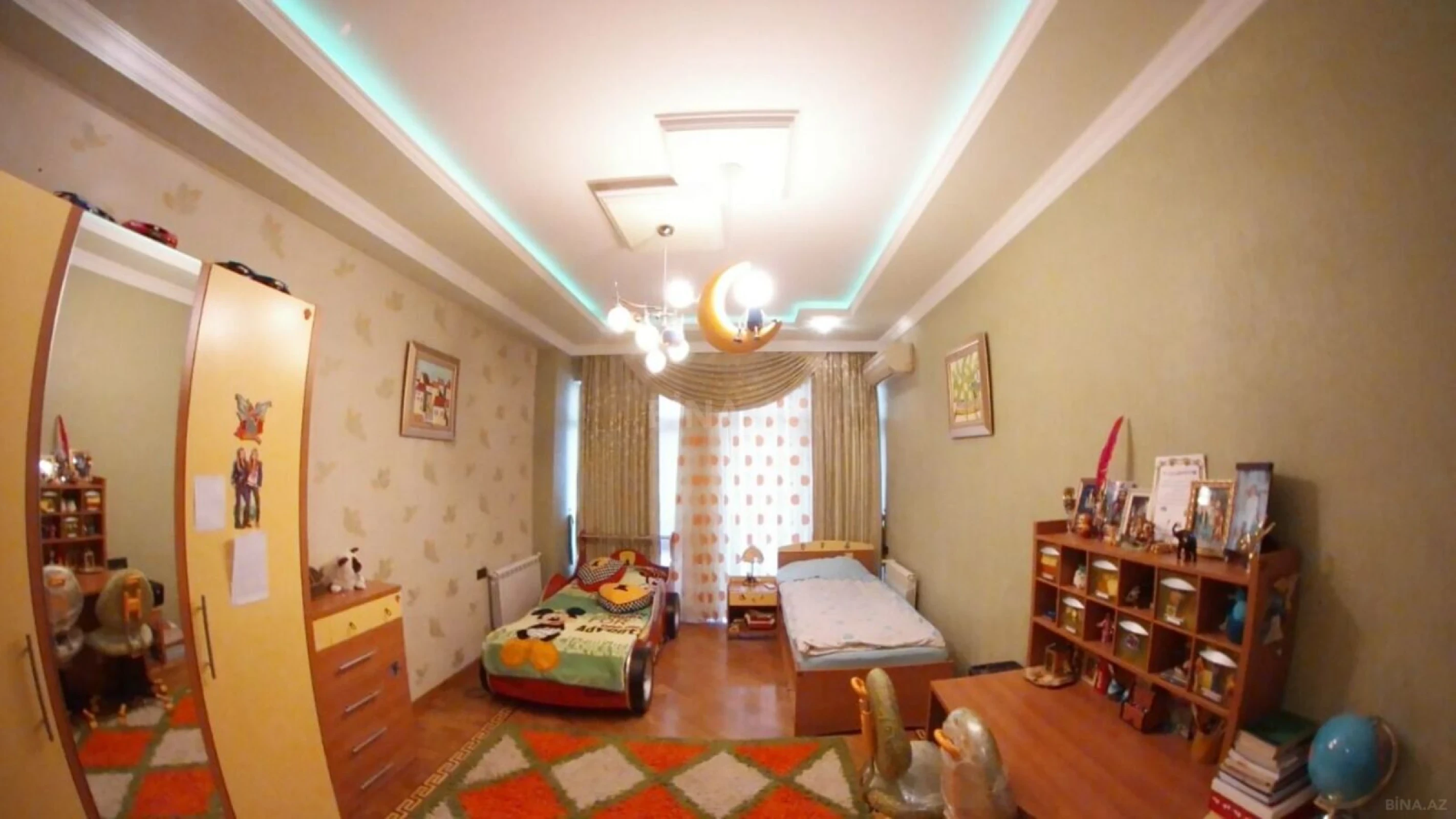 Satılır 4 otaqlı mənzil 173 m²