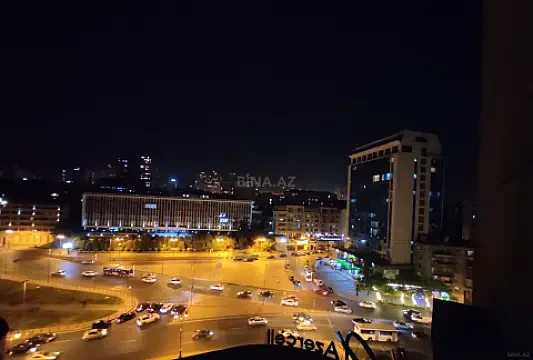 Kirayə verilir 3 otaqlı mənzil 175 m² — Bakı, Nizami 3 otaq 175.00 m²
