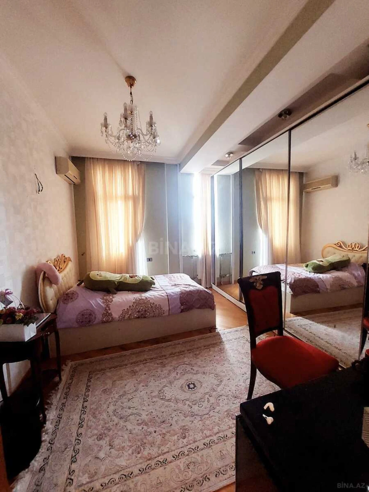 Satılır 4 otaqlı mənzil 165 m²