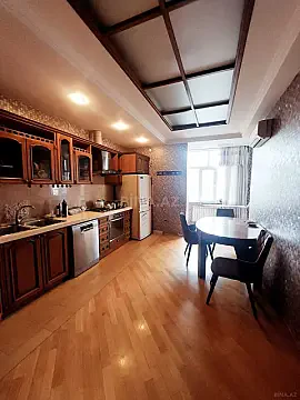 Satılır 4 otaqlı mənzil 165 m² — Bakı, Nəsimi 4 otaq 165.00 m²